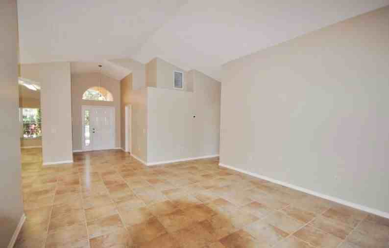 4926 Erin Ln - Photo 3 of 17