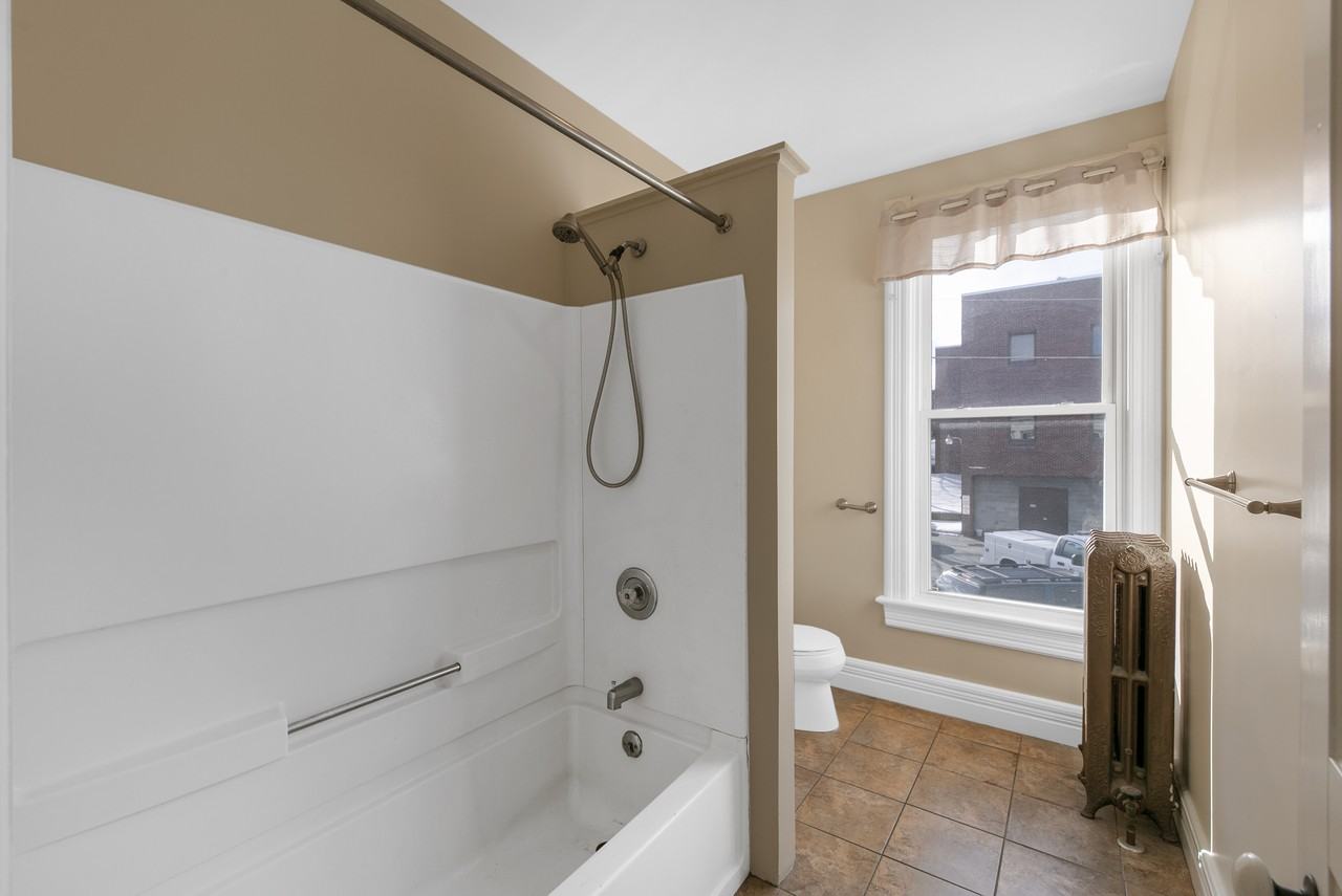 25 Bath St #4 - Photo 3 of 17