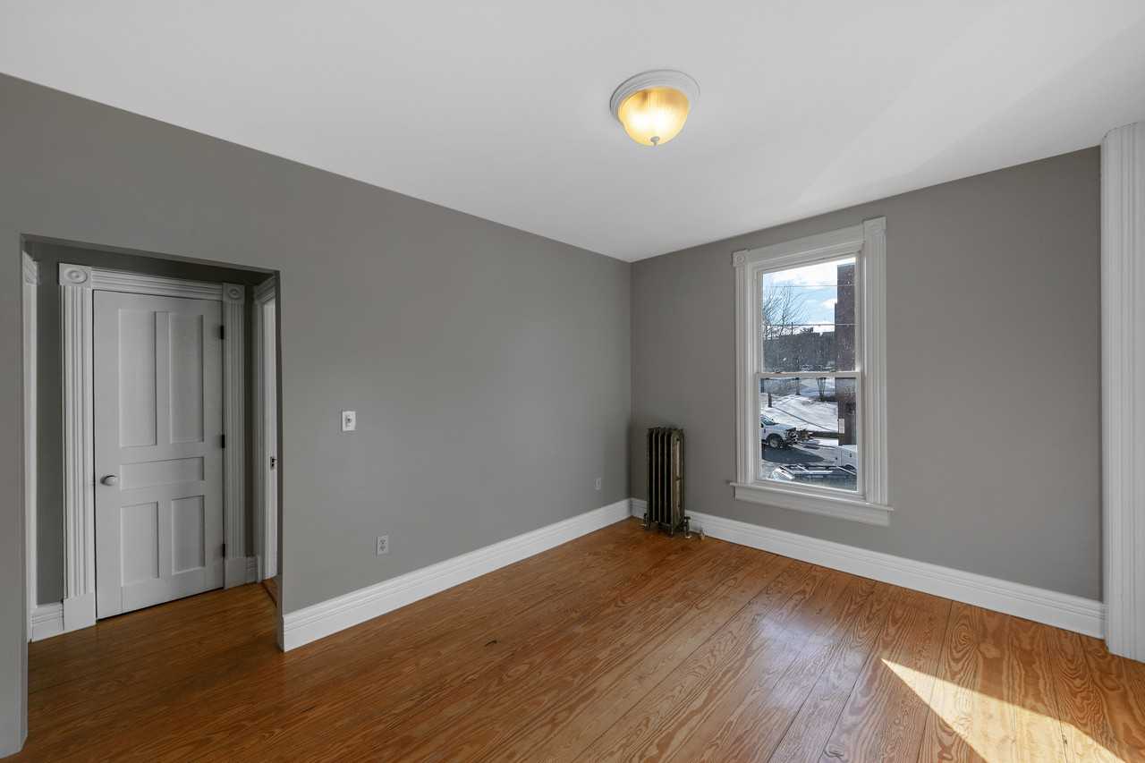 25 Bath St #4 - Photo 6 of 17