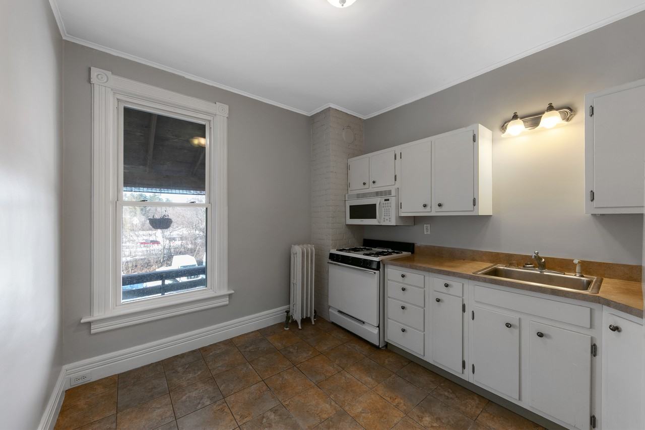 25 Bath St #4 - Photo 7 of 17