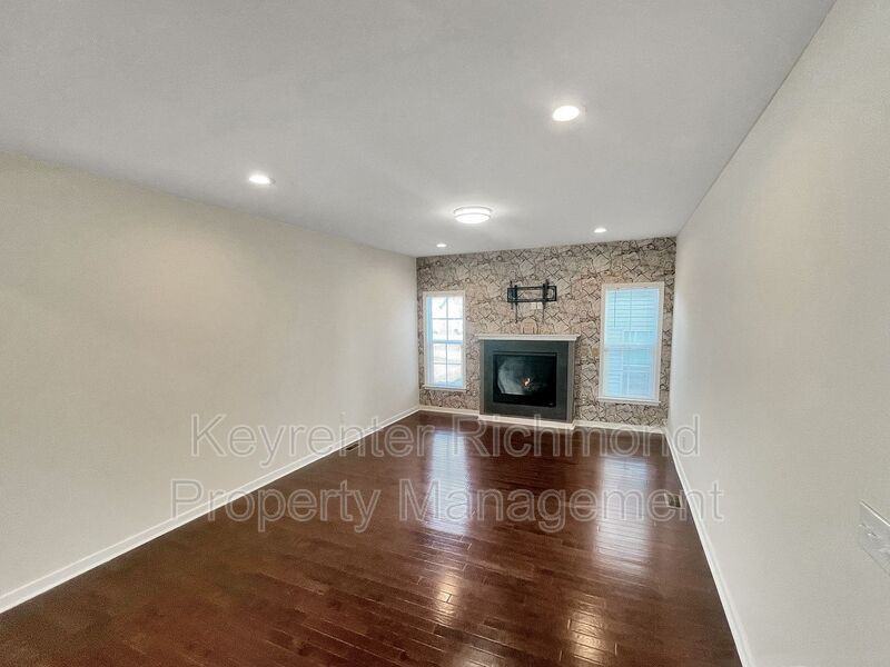 406 Bridge Creek Ct - Photo 5 of 8