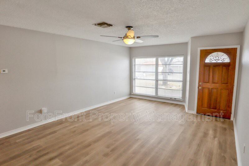 4927 Grey Hawk Dr - Photo 3 of 20