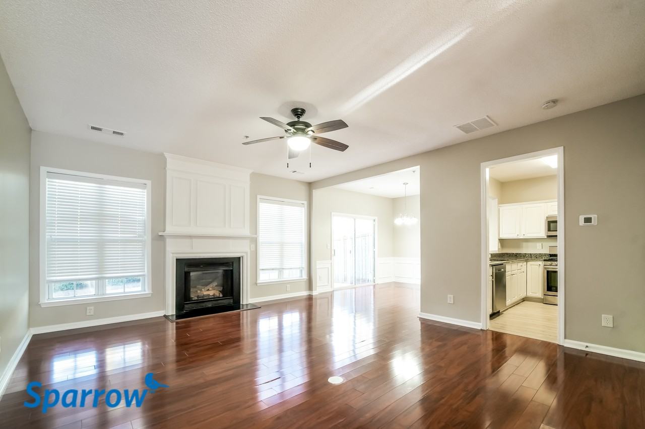 233 Regent Sq - Photo 2 of 15