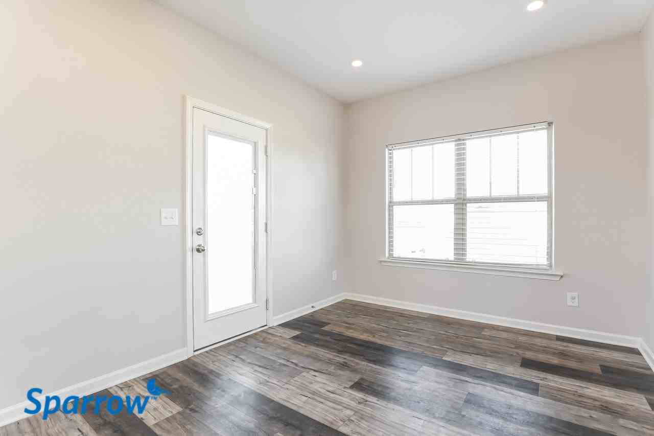 1321 Mirage St - Photo 3 of 15