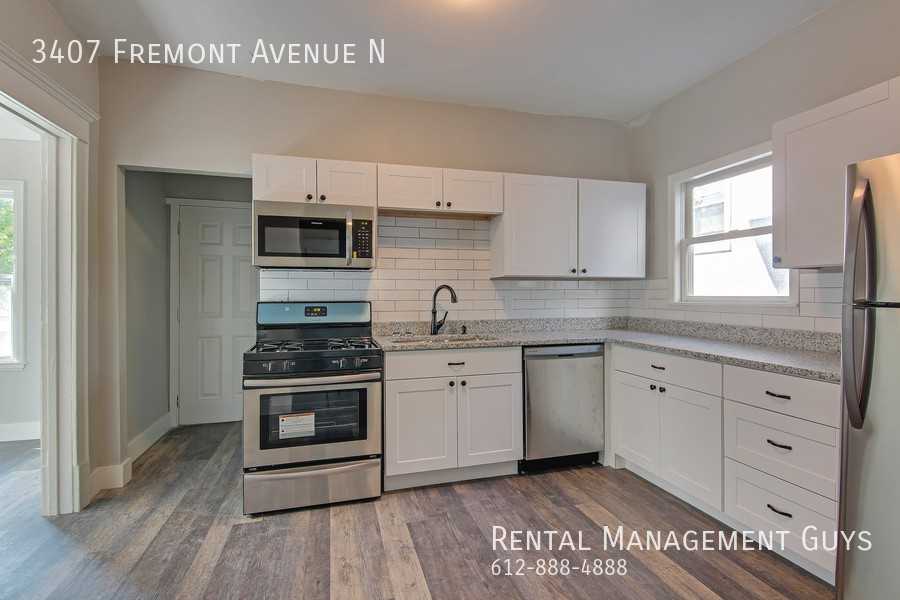 3407 Fremont Ave N - Photo 2 of 21