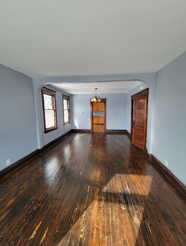 1288 Genesee St - Photo 3 of 6