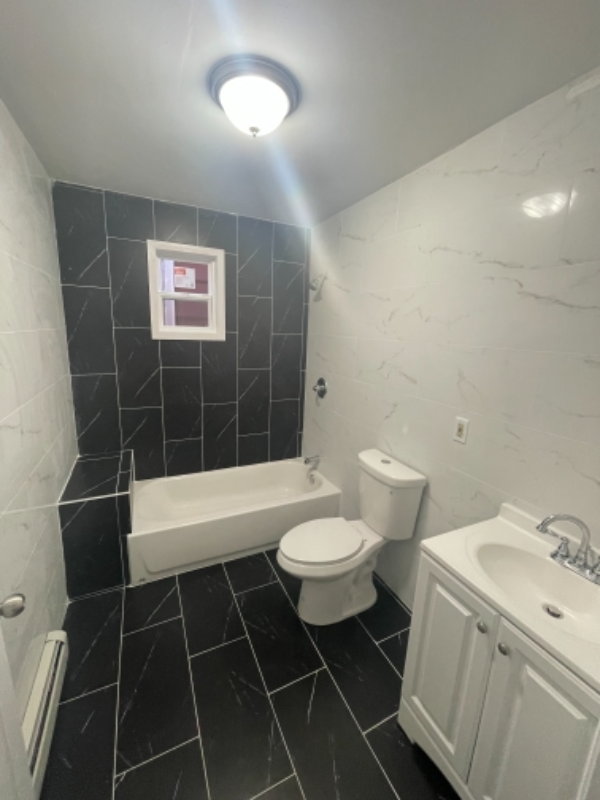 1058 Anna St #2 - Photo 3 of 9