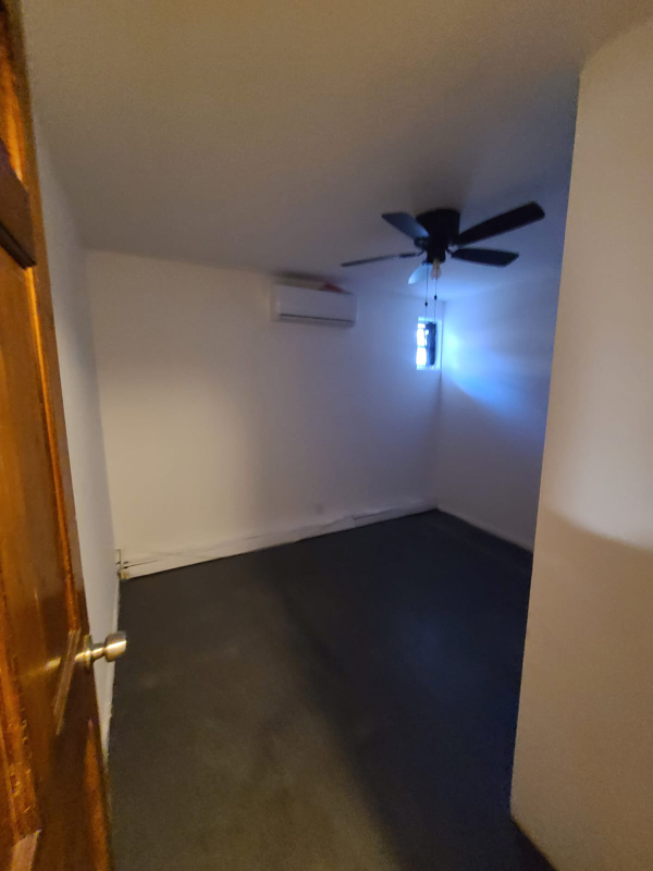 4009 Corlear Ave - Photo 2 of 5