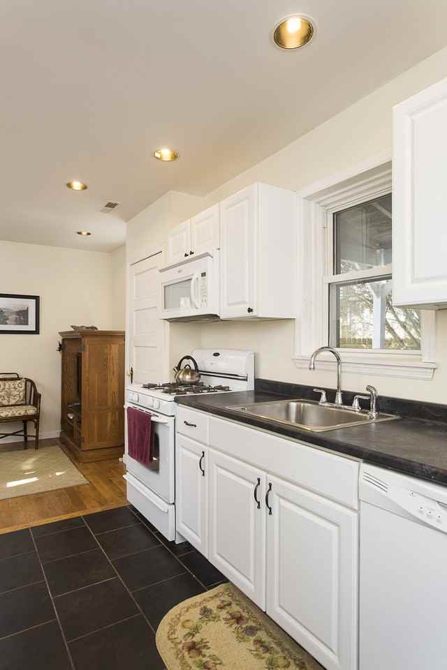 95 Princeton Hightstown Rd - Photo 3 of 19