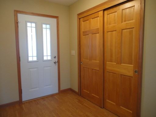 807 Drumlin Dr - Photo 2 of 14