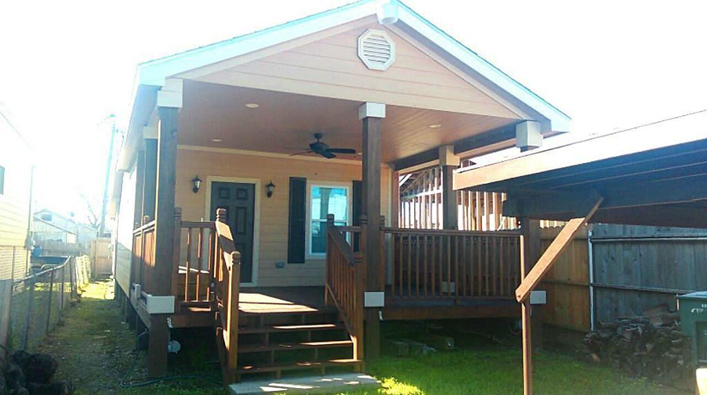 5411 Ave N 1/2 - Photo 2 of 8