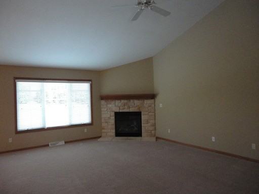 338 Ponderosa Dr - Photo 3 of 11