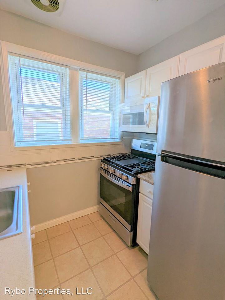 7325 Balson Ave - Photo 3 of 11