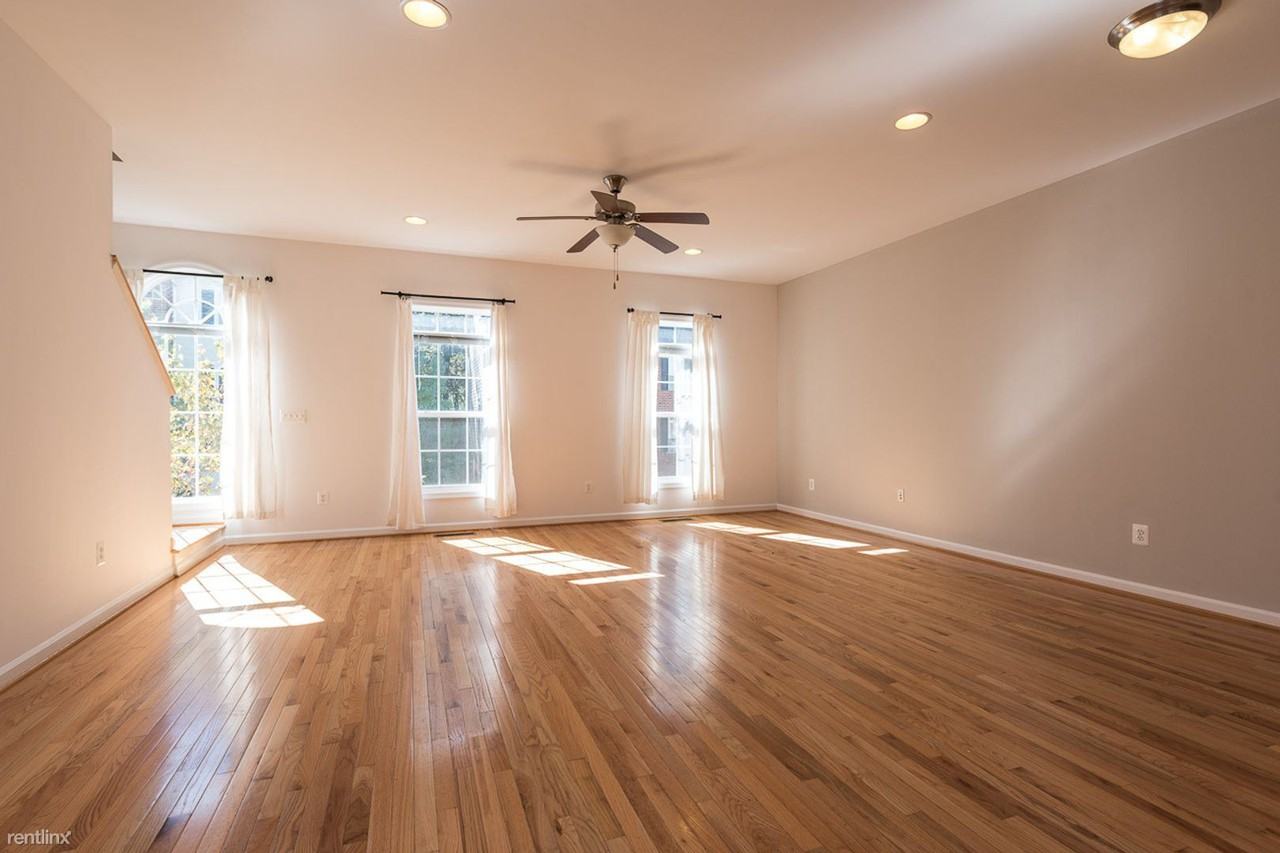 151 Brookwood Dr - Photo 2 of 9