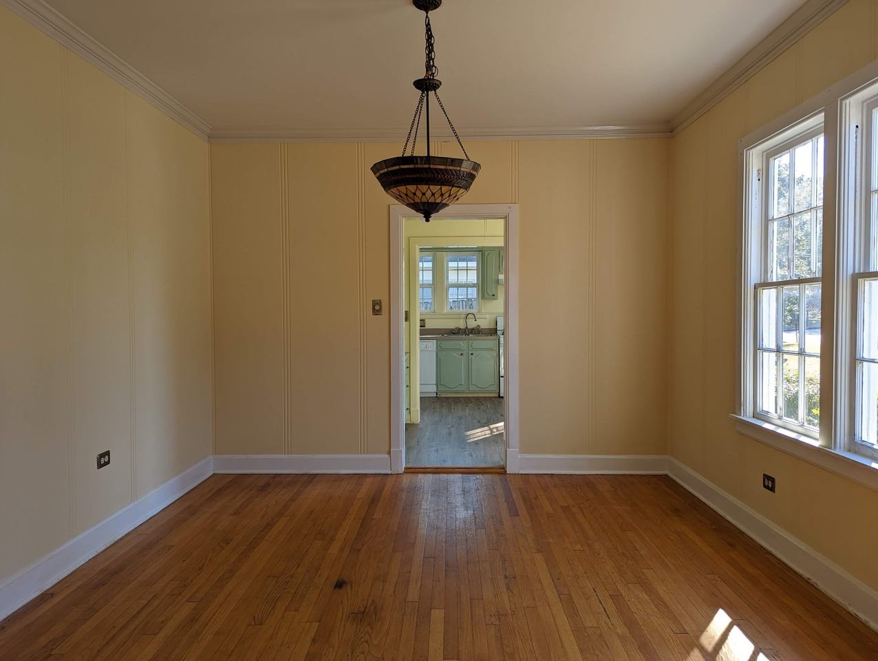 107 Kimball Ave - Photo 7 of 20