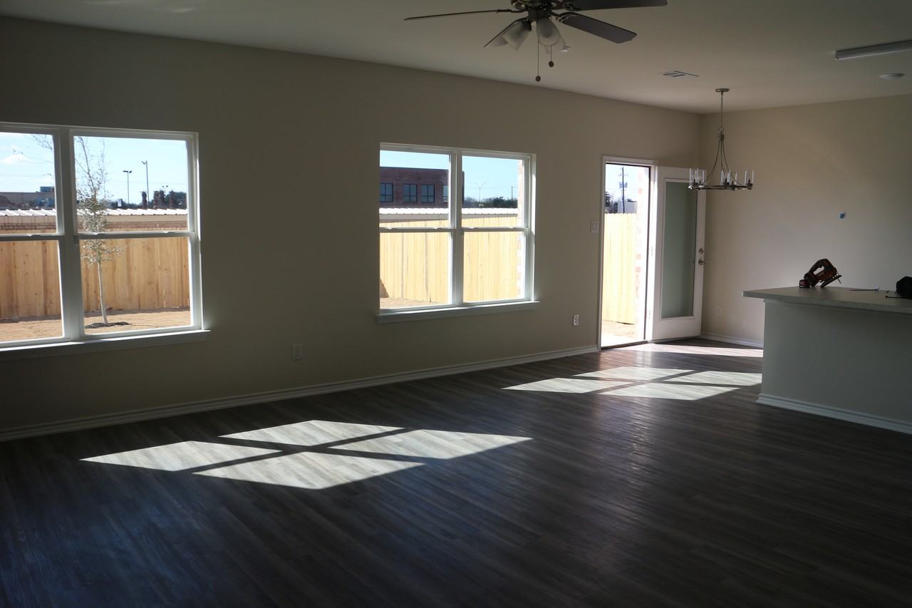 257 Michelle Dr - Photo 2 of 8