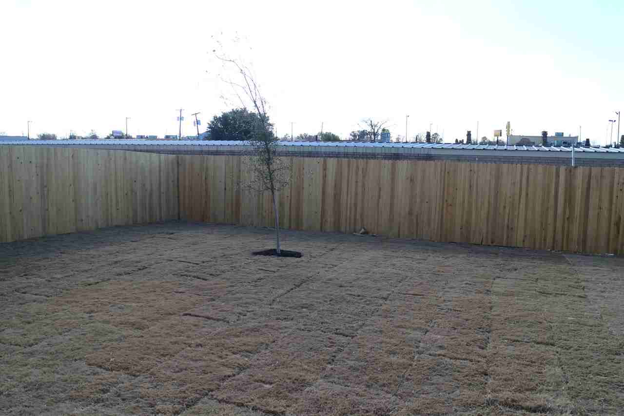 257 Michelle Dr - Photo 3 of 8
