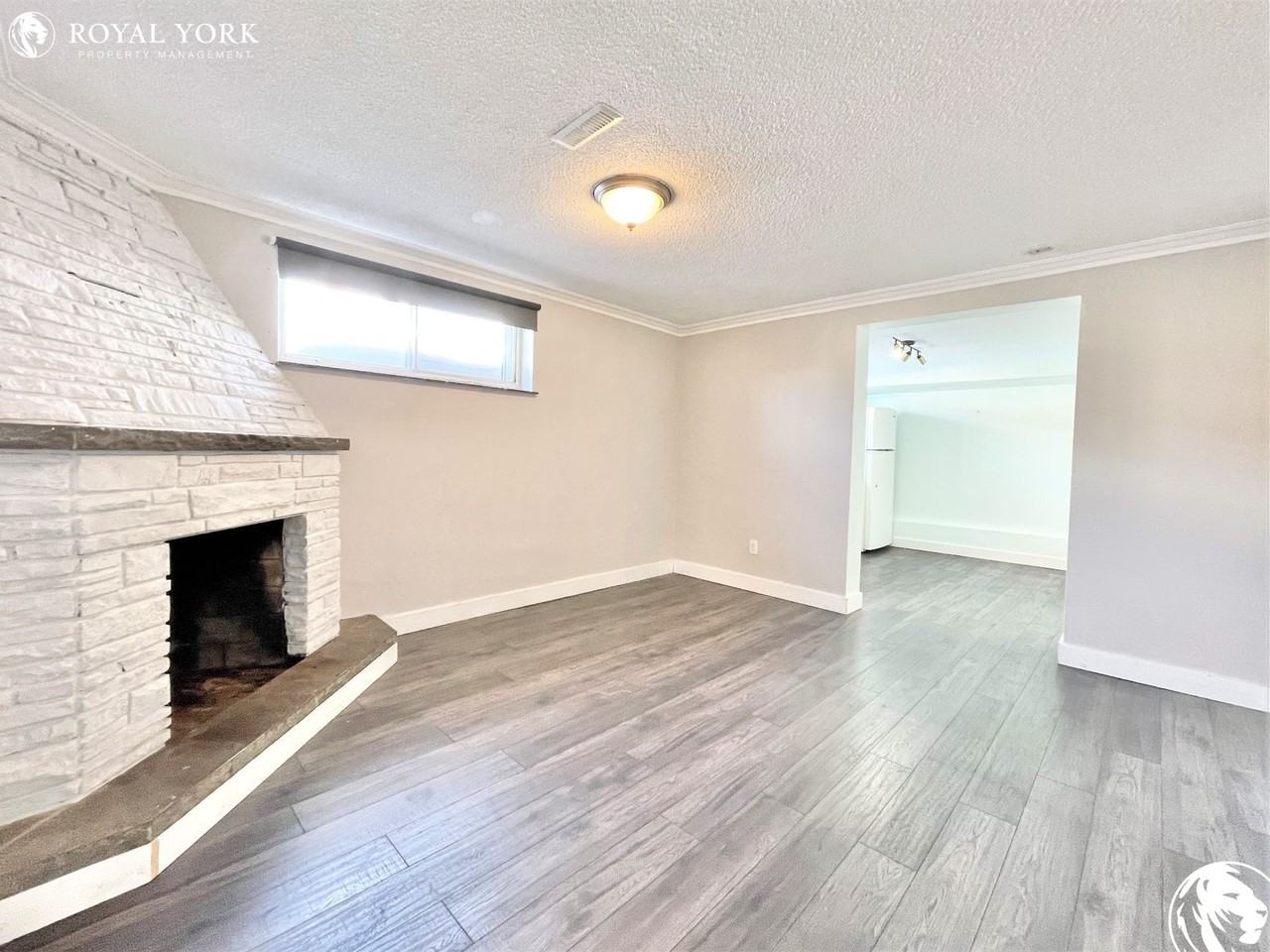 30 Watney Cres #2 - Photo 2 of 12