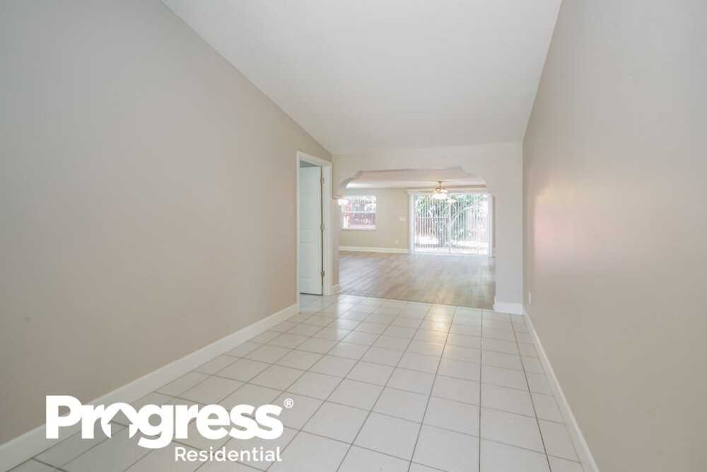 3277 Fox Lake Dr - Photo 3 of 21