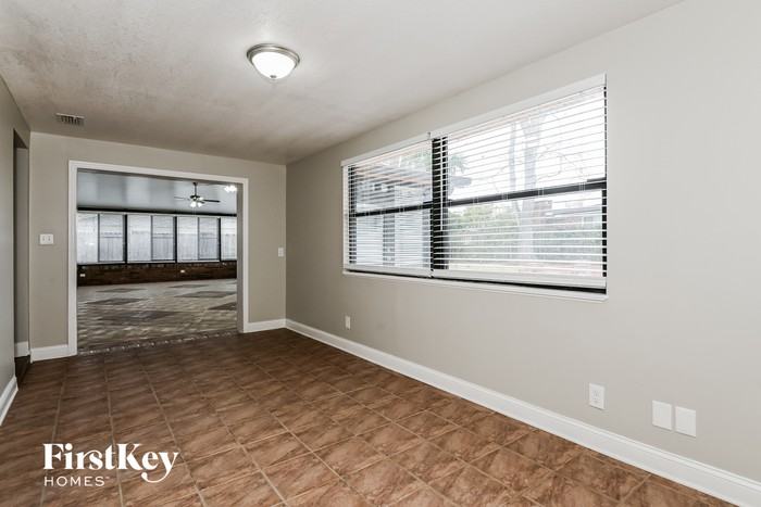 8105 Altama Rd - Photo 3 of 15