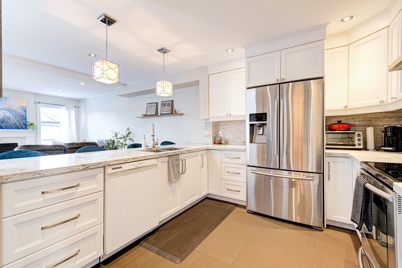 316 Ravineview Way - Photo 3 of 33