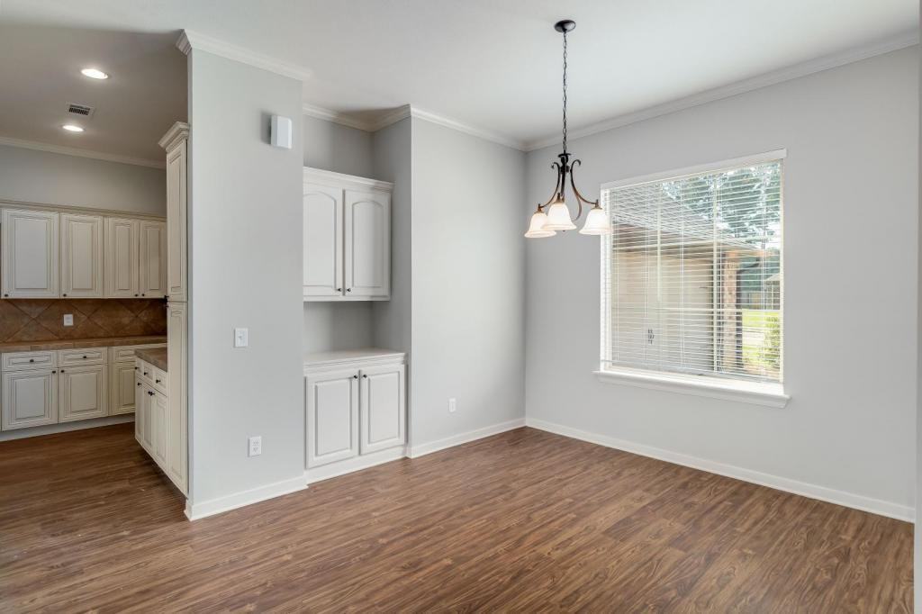 161 Notting Hill Pl - Photo 4 of 17