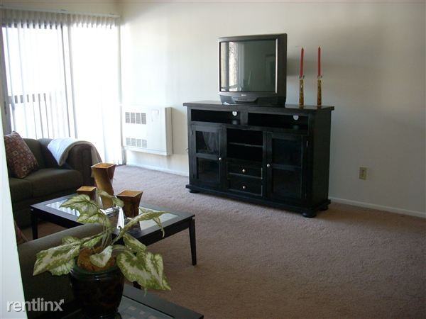 River Drive Apartments - Photo 3 of 22