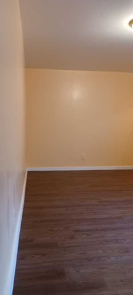 2321 Andrews Avenue North #D3 - Photo 3 of 9