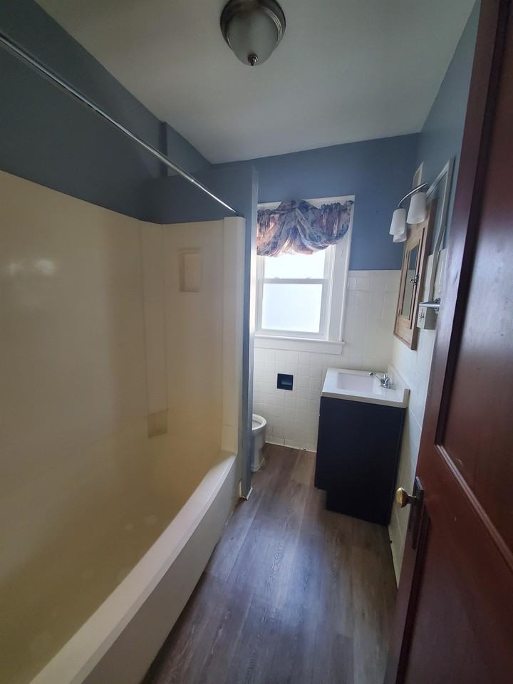 137 137 - 139 McKinley Street - Photo 2 of 15