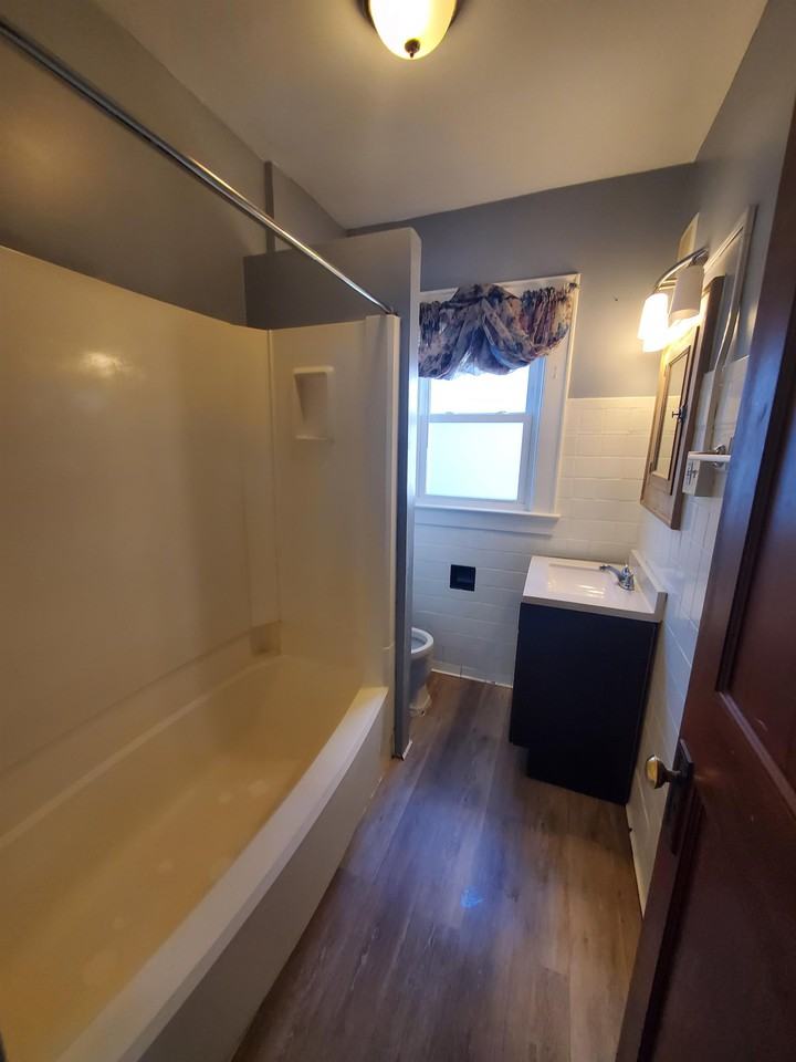 137 137 - 139 McKinley Street - Photo 3 of 15