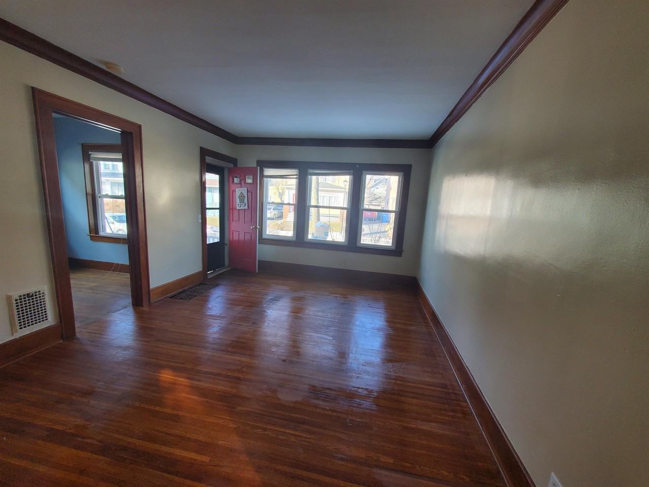 137 137 - 139 McKinley Street - Photo 6 of 15