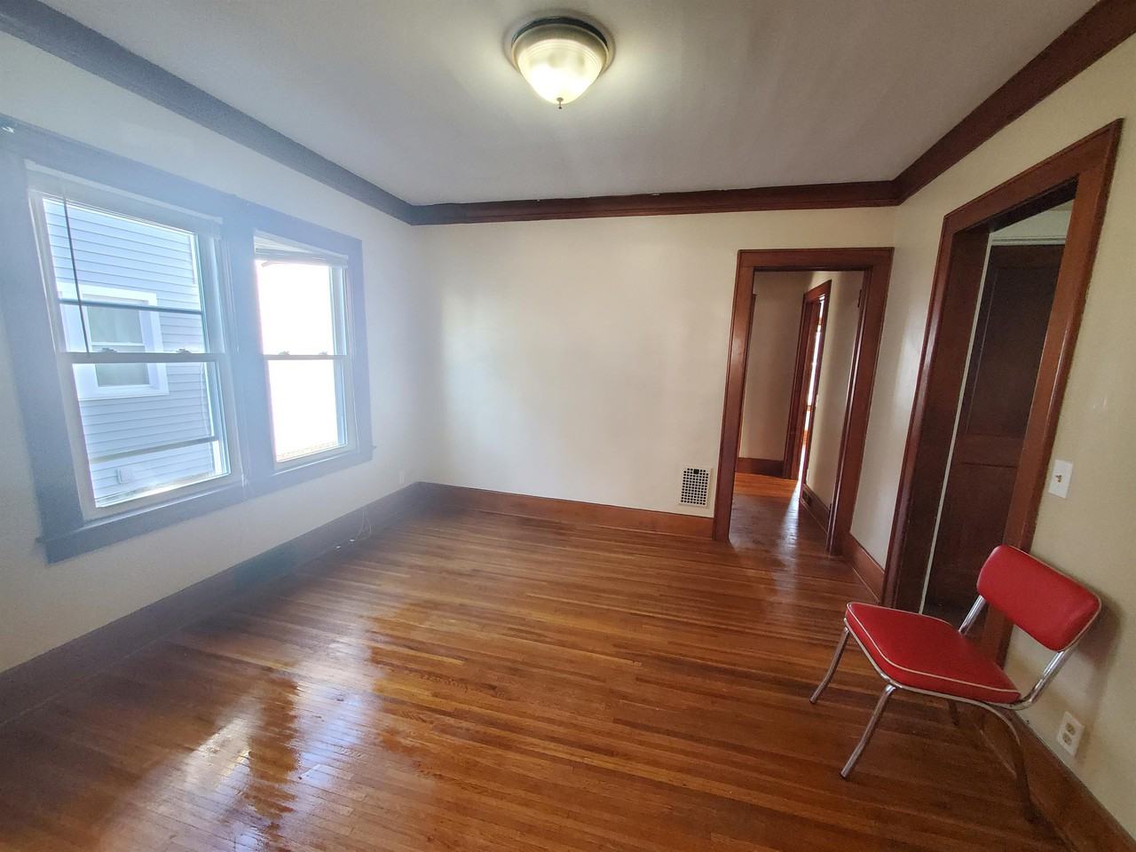 137 137 - 139 McKinley Street - Photo 7 of 15