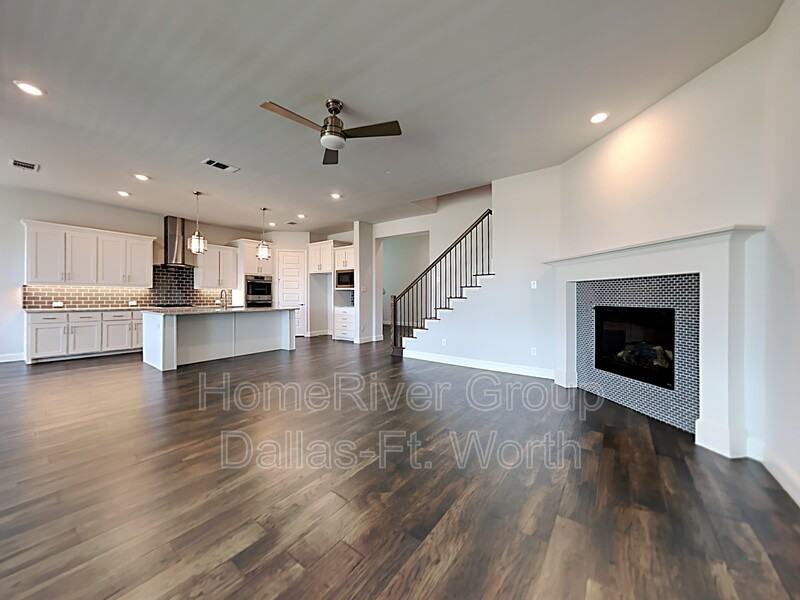 11329 Bull Head Ln - Photo 3 of 20