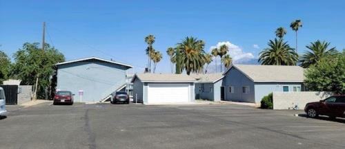 233 W Nicolet St - Photo 2 of 10