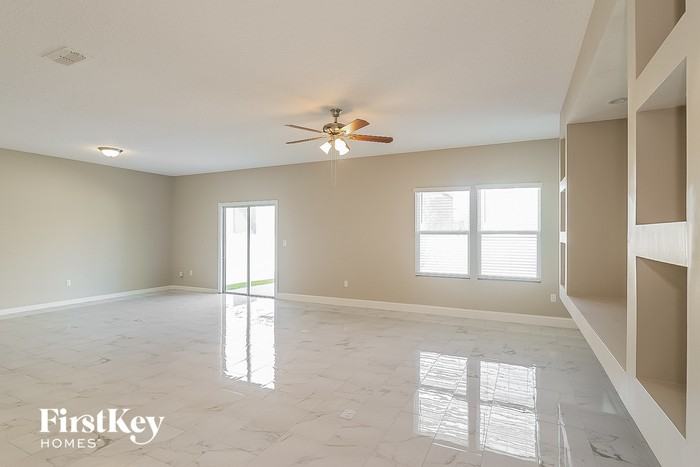 9095 Kipper Dr - Photo 3 of 15