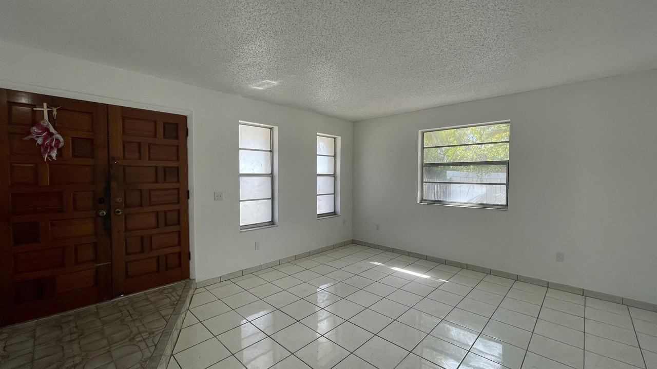 230 Nw 51st Ave #223 - Photo 4 of 41