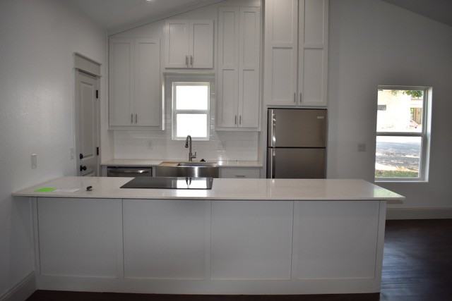 1216 W Nelson St #1 - Photo 2 of 18