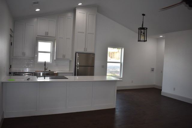 1216 W Nelson St #1 - Photo 3 of 18