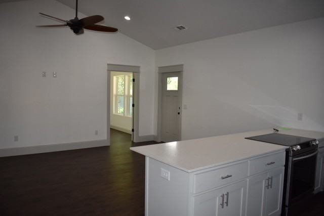 1216 W Nelson St #1 - Photo 6 of 18