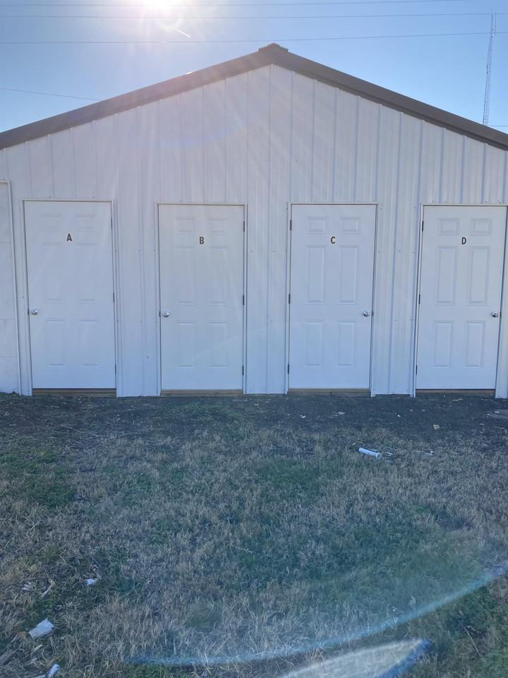 215 W Cherry St #C - Photo 2 of 10