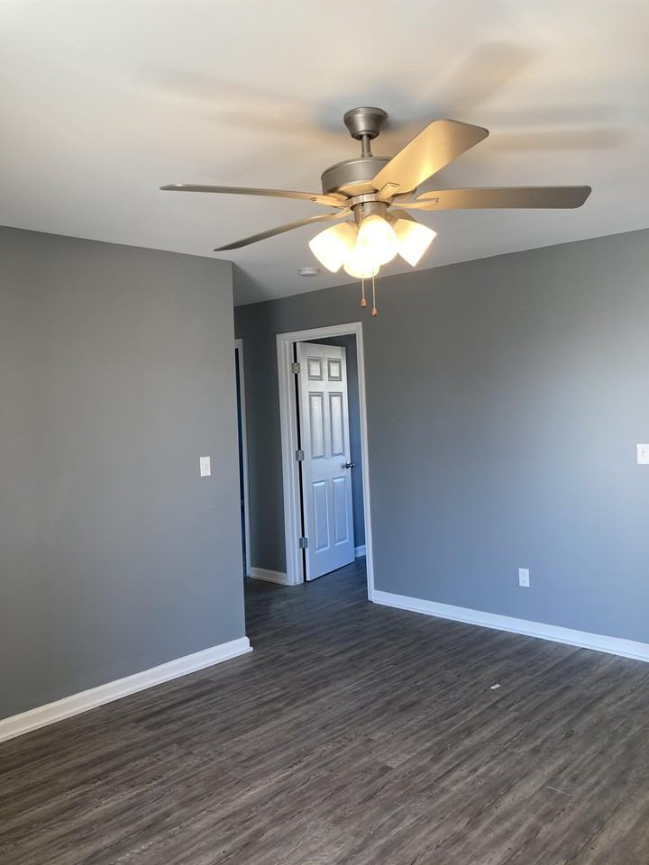 215 W Cherry St #C - Photo 4 of 10