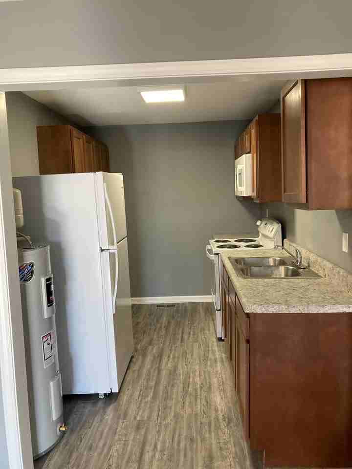 215 W Cherry St #C - Photo 5 of 10