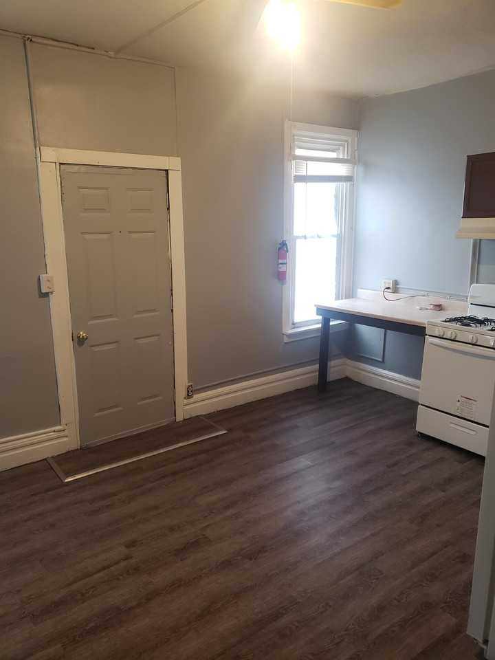 401 N 2nd St #A - Photo 2 of 12