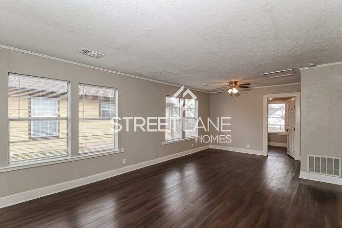 401 Marshall St - Photo 3 of 15