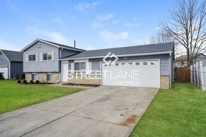 3018 Bretton Woods Dr - Photo 2 of 16