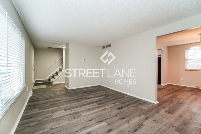 1921 Shallowford Ave - Photo 2 of 16