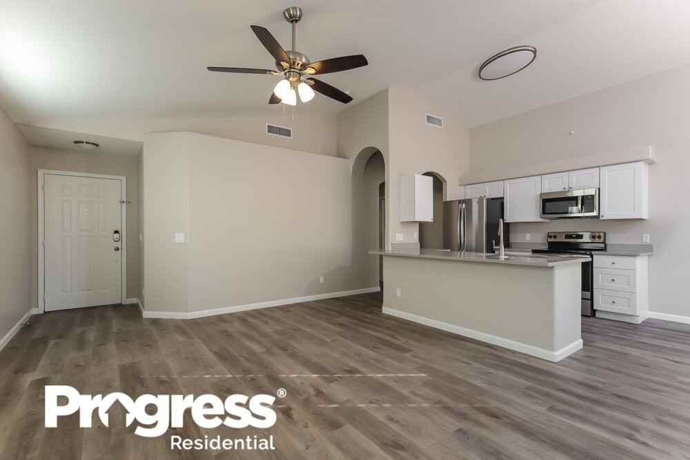 8338 W Bluefield Ave - Photo 4 of 16