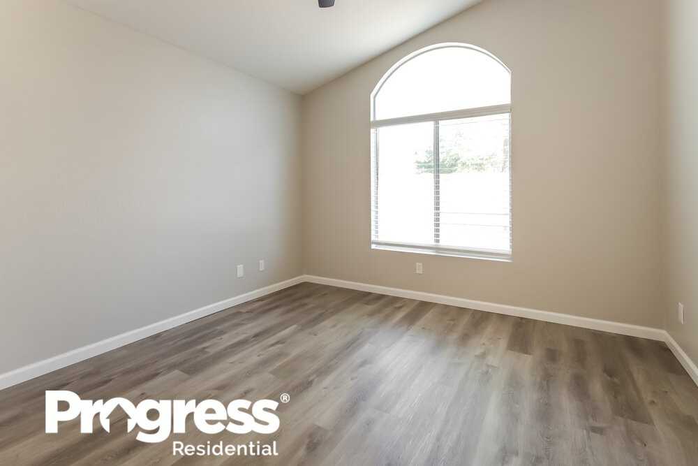 8338 W Bluefield Ave - Photo 7 of 16