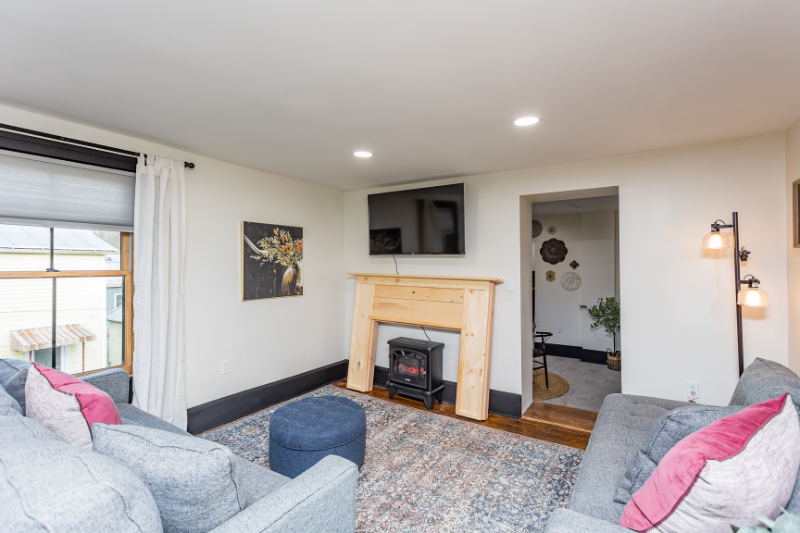 310 N Main St - Photo 3 of 20