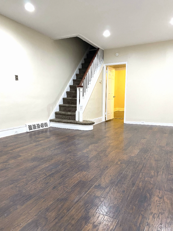 5527 N Palethorp St - Photo 5 of 27